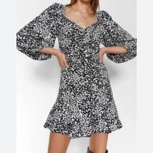 Zara black and white floral ruffled long sleeve mini dress size medium M B48
